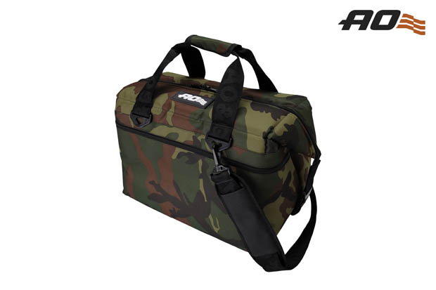 AO Coolers 24パック キャンバス ソフトクーラー ウッドランドカモ